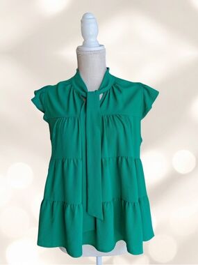 Monteau Emerald Green Tie-Neck Tiered Cap Sleeve Blouse Size M